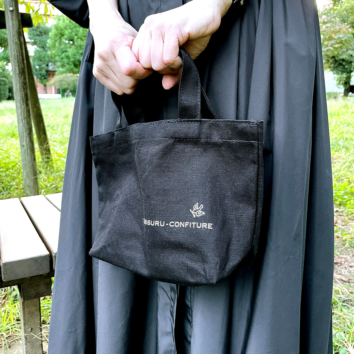 ロゴ入りトートバッグ